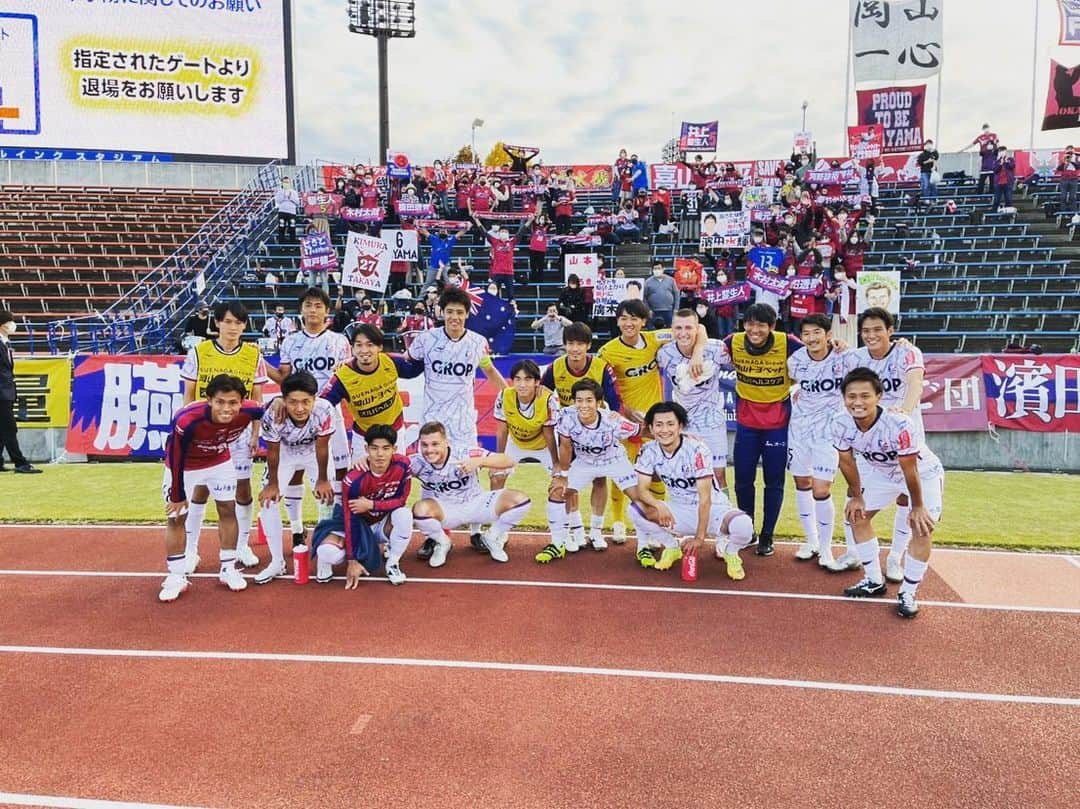 下口稚葉さんのインスタグラム写真 - (下口稚葉Instagram)「⁡ ⁡ ⁡ ⁡ ⁡ やっぱりサッカーは楽しい。 ⁡ どんなことがあってもやり続ける。 もっとチームの力になれるように、頑張ります！ ⁡ ヒデちんと同じピッチに立って勝利できてよかった。 1年目には達成出来なかった目標。 やっと叶いました💪💪💪 ⁡ ⁡ ⁡ #ファジアーノ岡山」11月4日 19時28分 - wakawaka0502