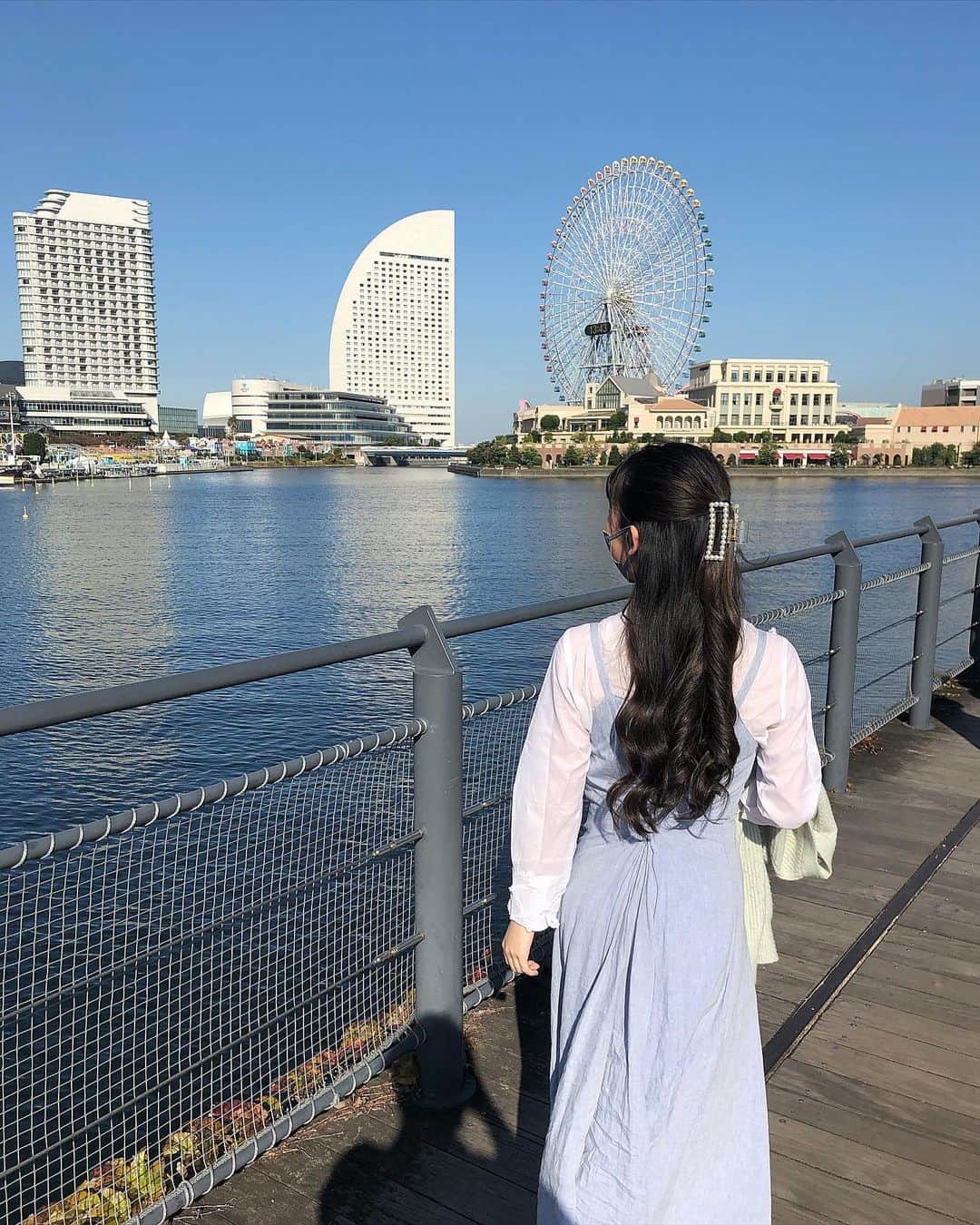 尾野寺みさのインスタグラム：「⁡ ⁡ ⁡ ⁡ 横浜行ってもうるさかったのでやっぱり大阪の血が流れてます笑笑 ⁡ ⁡ ⁡ ⁡ #シャツ #ワンピース #キャミワンピ #骨格ウェーブ #デニムコーデ #古着 #低身長コーデ #ロングスカート #ロングヘアアレンジ #巻き髪 #バレッタ #横浜 #お出かけ #大学生  #大学生コーデ #通学コーデ #02 #19」