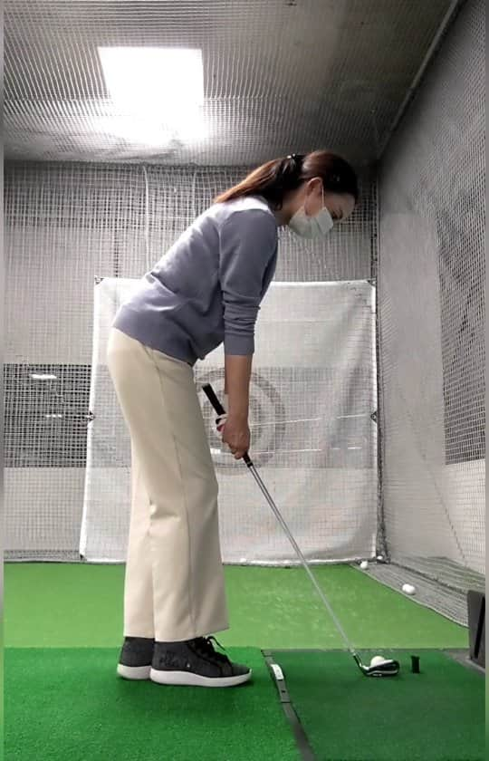 佐々木実季のインスタグラム：「今日はひたすらアプローチ練習⛳ 最近レッスンの予約が取れないから一人でもくもくと🏌 いろんなクラブで試行錯誤してたけど、40yまではsw、50y〜70yはpwで落ち着いてきた👍 #ゴルフ練習 #アプローチ練習 #練習練習 #ゴルフ #⛳ #ゴルフ大好き #ゴルフ女子 #🏌#ゴルフ上手くなりたい #ゴルフ好きな人と繋がりたい #ゴルフ女子と繋がりたい #golf #lovegolf #ゴルフ免許証 #ゴルフ免許証アンバサダー #目指せ美スイング」