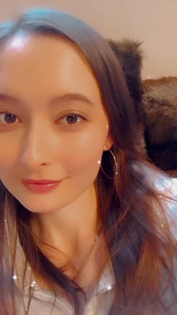 アシュリーのインスタグラム：「💜」