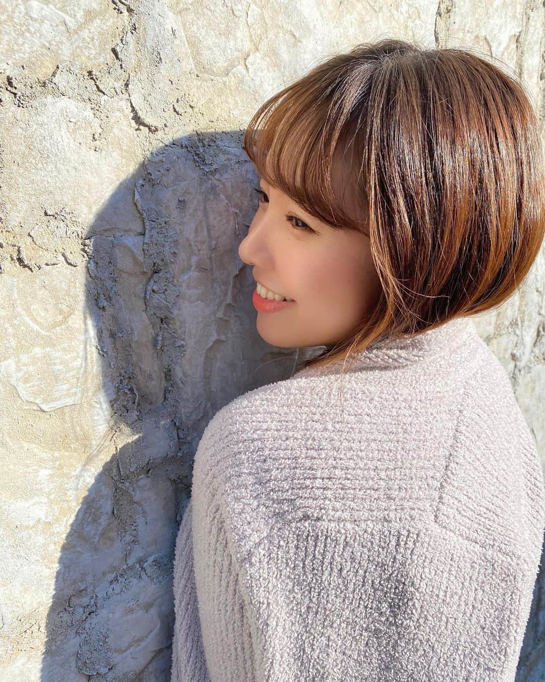 本郷柚巴のインスタグラム：「日向ぼっこ…☺️」