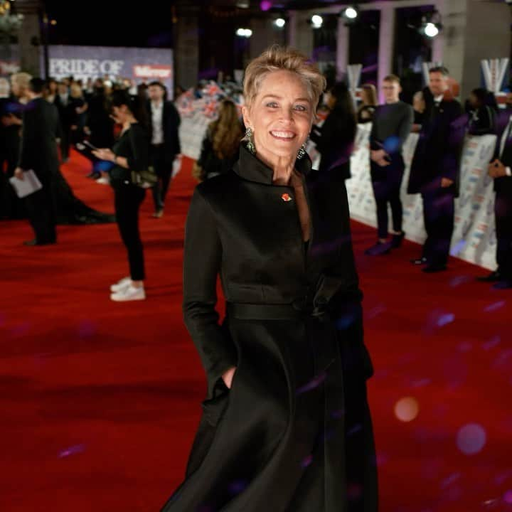 シャロン・ストーンのインスタグラム：「Watch the @prideofbritain Awards tonight at 8 PM on @itv. #prideofbritain  Stylist: @paris_libby Makeup: @rubyhammer Hair: @jasongohhair Dress: @benchellal  Jewelry: @chopard  Bag: @dolcegabbana」