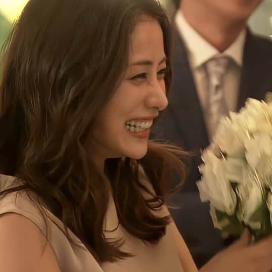 のインスタグラム：「可愛すぎる笑顔 #石原さとみ さん #5時から9時まで  #桜庭潤子  #前髪なし #ミディアム #巻き髪 #笑顔 #可愛い」