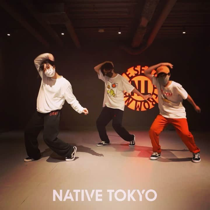 脇山礼のインスタグラム：「久しぶりにレッスン動画🕺 @sunchang_ganmi さんありがとうございました🙇‍♂️🔥 . . #dance #dancer #dancerlife #studio #nativetokyo #lesson  #tシャツにしか目がいかない #キッコーマン」