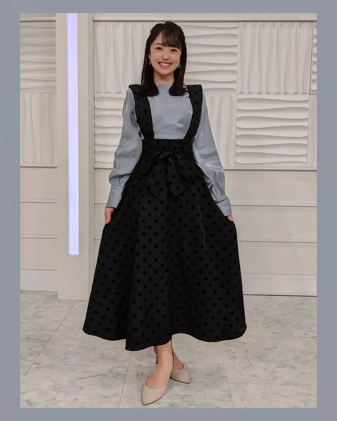 米澤かおりさんのインスタグラム写真 - (米澤かおりInstagram)「. 一週間の衣装です👗　  #smeralda  #poolstudioalivier #antissu   ･+････+････+････+････+･  これまで報道フロアにいましたが 今週に入ってスタジオに移りました📺 おはよん出演者全員が 一緒の場所からお伝えしています🙌 ソーシャルディスタンスなど 感染対策はこれまでと変わりませんが 同じ空間にいられるのが こんなにうれしいことなのかと 毎日にこにこしています💕」11月5日 17時57分 - kaoriina67