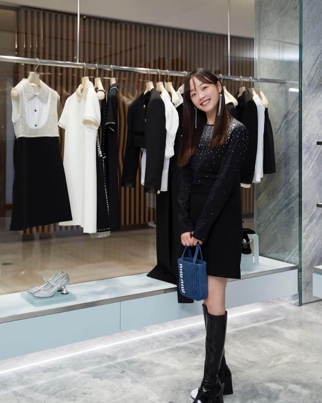 イ・ユミさんのインスタグラム写真 - (イ・ユミInstagram)「#MIUMIU#미우미우#광고 ❤️ 신세계 강남점 오프닝 행사에 다녀왔어요 반짝반짝 귀여우면서 세련된 옷들이 많아 보는 눈이 즐거웠어요!!!」11月5日 19時01分 - leeyoum262