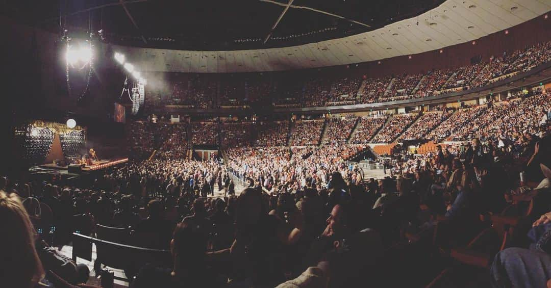 マーシャル・オールマンさんのインスタグラム写真 - (マーシャル・オールマンInstagram)「Came all the way here just to see @andybarron oh and @chrisstapleton too.」11月5日 12時37分 - marshallallman