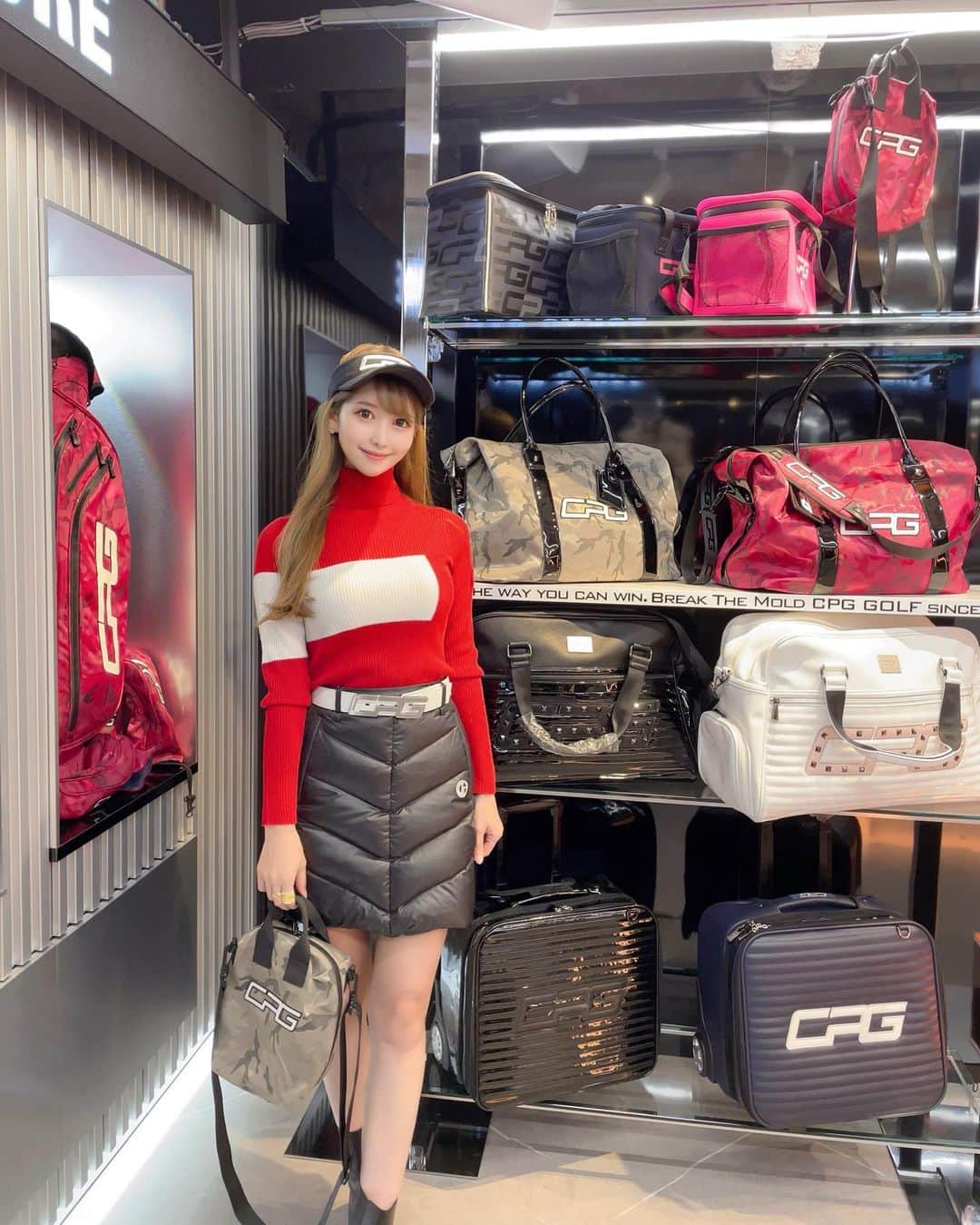 のインスタグラム：「. new ゴルフウェアブランド✨ @cpggolf_official の展示会におじゃましてきたよ〜❤️🤍🖤 可愛いのいっぱいで沢山オーダーしちゃった🥰✨ . そして❣️ プレゼント企画があります😆❣️ 私のアカウント @knc__golf と、 CPGgolfのアカウント @cpggolf_official  の２つをフォローして、この投稿にコメントして下さった人の中から5名にバイザーをプレゼント🎁✨ . 締め切りは7日の日曜日です☺️ . 6枚目にバイザーの写真あるけど、どれもかわいい❣️ ユニセックスの物もあるから女性も男性もぜひ😆✨ . #cpggolf#golfwear#golf#golfgirl#golfstagram#golflife#golfer#ゴルフ女子#ゴルフ初心者#ゴルフ#ゴルフ好き#ゴルフ好きな人と繋がりたい#ゴルフ女子と繋がりたい#ゴルフウェア#ゴルフコーデ#ゴルフファッション#ゴルフ女子コーデ」