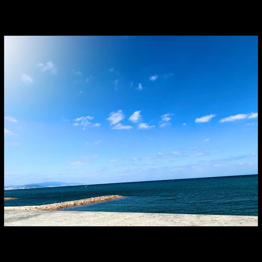 笙乃茅桜のインスタグラム：「空と海がいつ見ても美しいー！！」