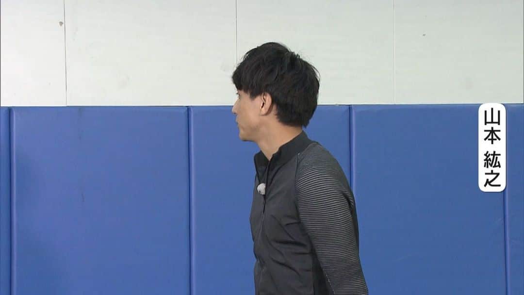 日本テレビ「news zero」のインスタグラム：「#newszero #カラダWEEK  ① #インナースクワット #ブラインドサッカー #日本代表 から教わった #姿勢改善 の #ストレッチ をご紹介します。 #猫背 でお困りの方はチャレンジしてみてください！ ※練習映像は2018年撮影」