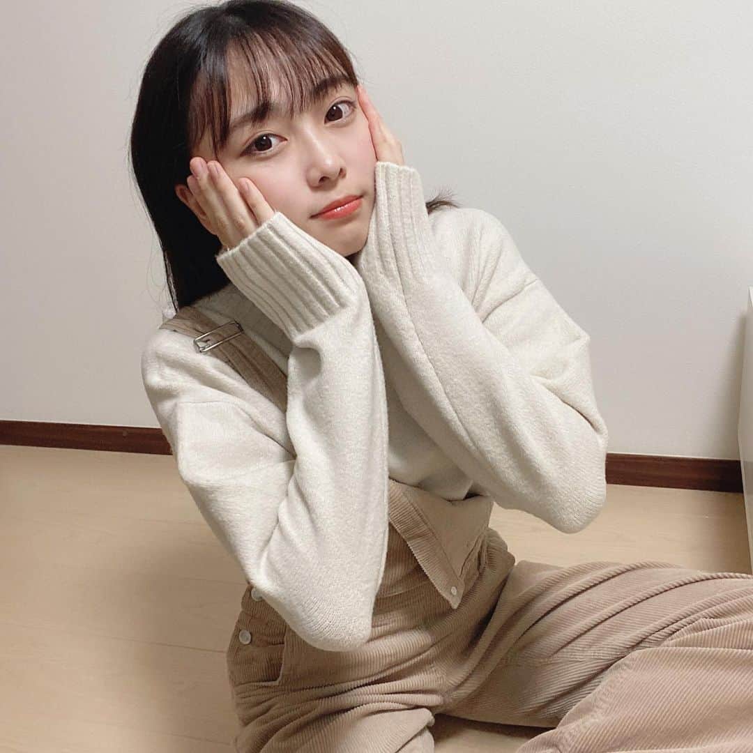 のインスタグラム：「コーデュロイのオーバーオール！めっかわ！ wegoさんのものです🌸」