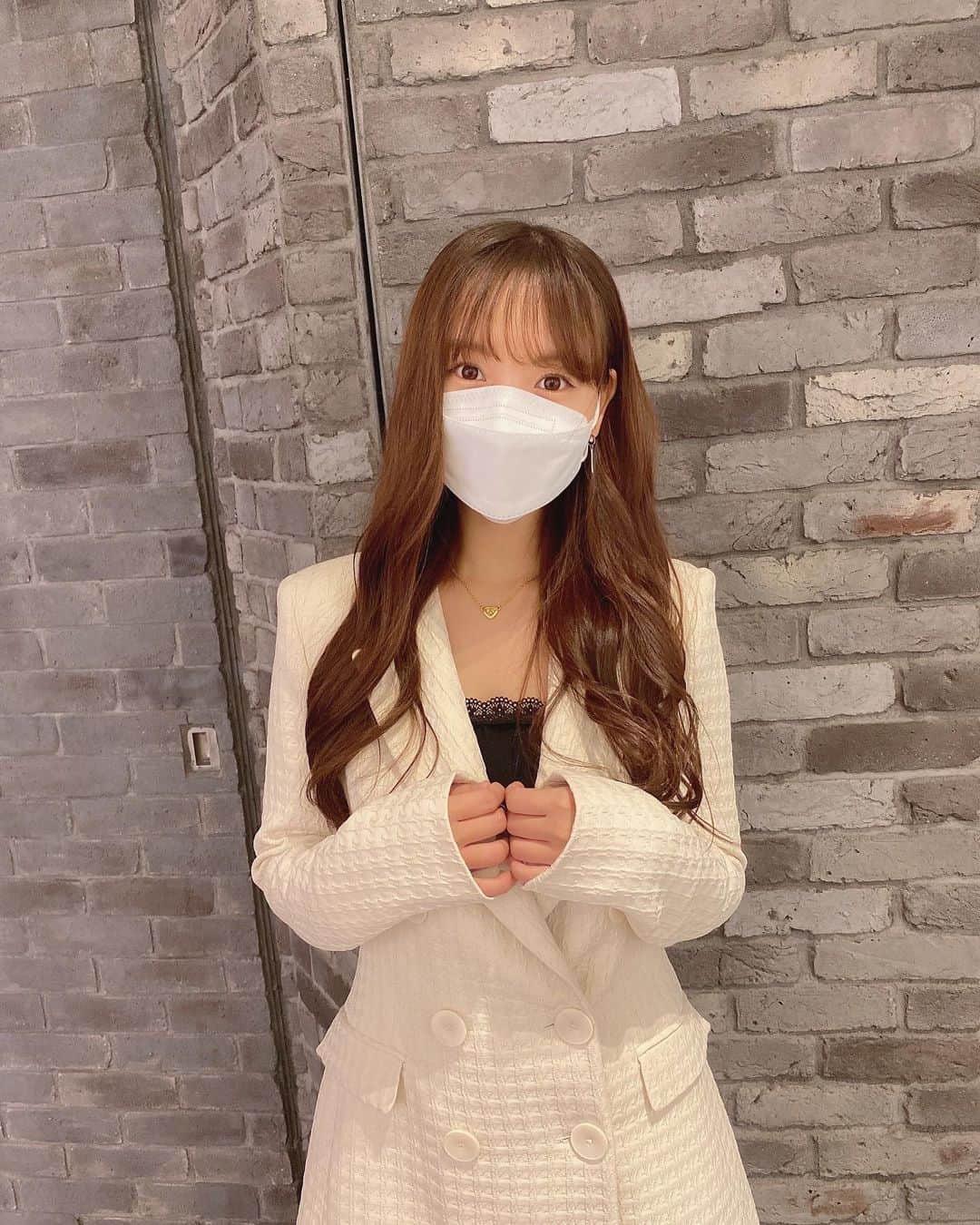 本郷柚巴のインスタグラム：「いつもと違う感じ🐰」