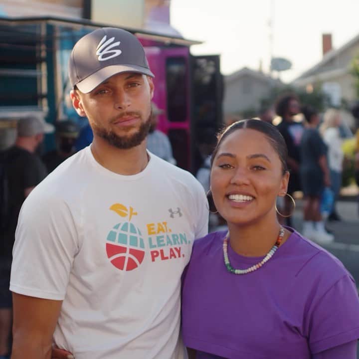 エイヨシャ・カレーのインスタグラム：「Hey, Bay Area! 10 amazing Bay Area organizations are finalists in the Google.org Impact Challenge Bay Area. Their bold ideas are rebuilding a better Bay and making positive change in the community! Learn more and vote for your favorite to help one receive $1M in funding at g.co/BayAreaChallenge. #GoogleOrgImpactChallenge」
