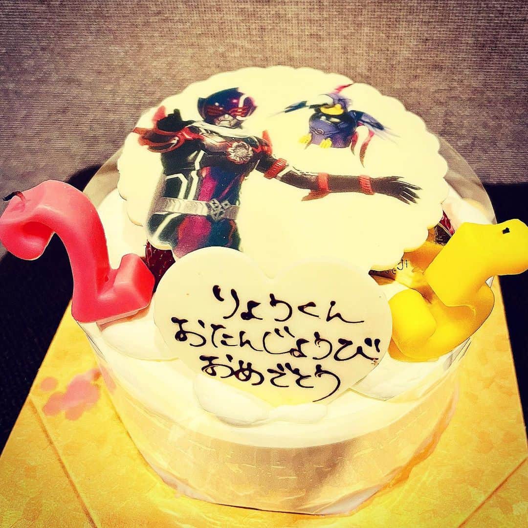 世古口凌さんのインスタグラム写真 - (世古口凌Instagram)「こんなにインスタ映えするケーキ出会ったことないよ、有り難く美味しくいただきました🎂」11月5日 23時24分 - ryo_sekoguchi
