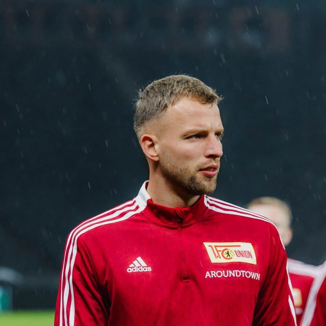 マーヴィン・フリードリヒのインスタグラム：「Sonntag geht es in der @bundesliga weiter. 🔴⚪️  #unionberlin #eisern #berlin」