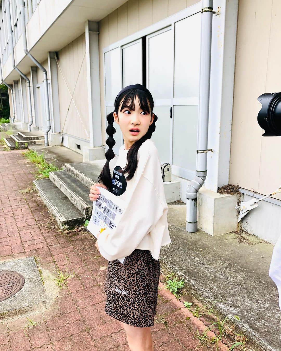 ニコ☆プチのインスタグラム：「👻☀️  12月号ハルハレ着まわしに ゲストとして登場したのはニーナ🌷  びっくりしたり、追いつめられたり⁈😱 ぜひ読んでみてね😊✨  #武藤新奈 #浅賀望大」
