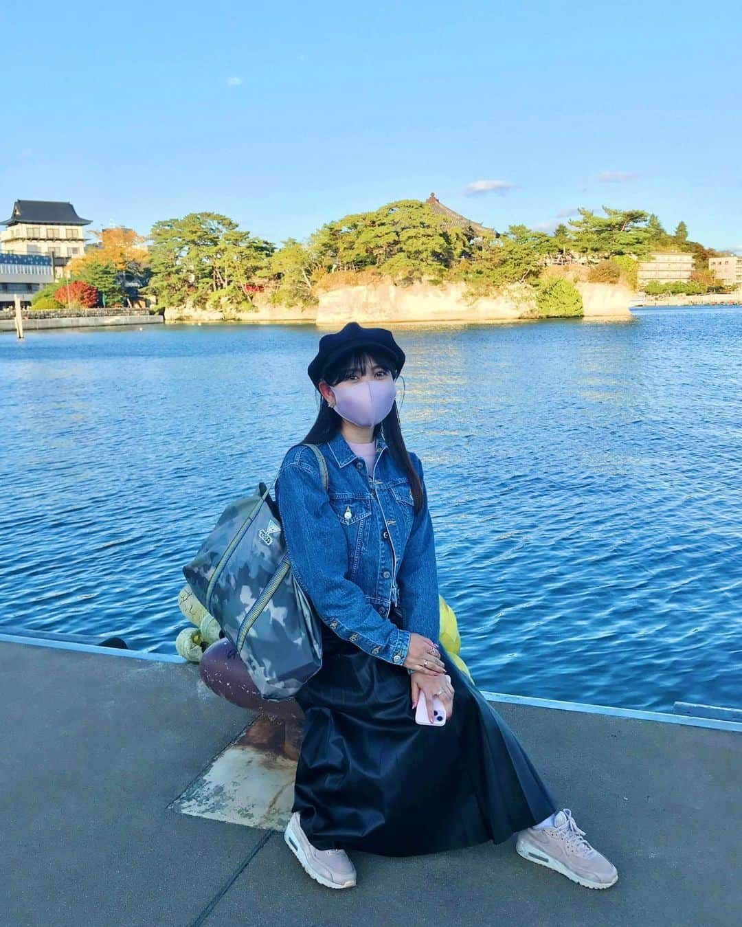 黒田菜月さんのインスタグラム写真 - (黒田菜月Instagram)「日本三景・松島🍁 #TBSニュース #衣装 #ヘアメイク #女子アナ #アナウンサー #女子アナヘア #女子アナメイク #女子アナコーデ 👚 @fray_id  👗 @deicy_official  #私服 . #松島 #日本三景 #紅葉 #紅葉狩り #瑞巌寺 #五大堂 #遊覧船 #260の島々  #海鮮丼 #やっぱり海が好き #国内旅行 #あんまりしたことなかったけど #最近日本の良さを再発見中」11月6日 9時30分 - nyaaatsuki_krd