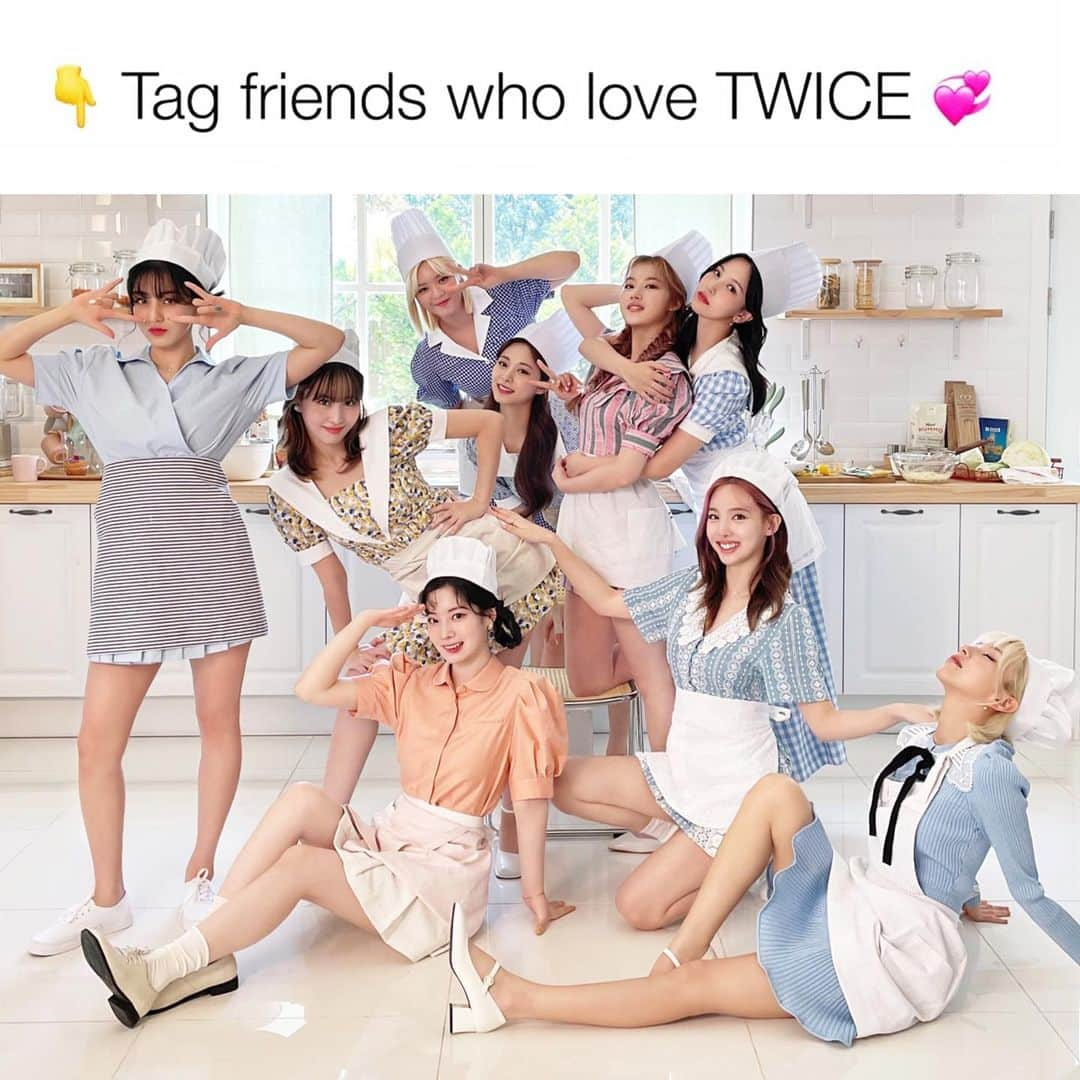 ナヨンのインスタグラム：「BRAND NEW SALE 🎉💋 😍 Upgrade your TWICE MERCH collection now! www.kpopersify.com 🛍 🌈 TAG your friends to buy you 🙆🏻‍♀️ ✨ Get Yours NOW At The Link In My Bio ☝🏼 🌍 Worldwide FREE Delivery ✔️ Use code ‘NOV21’ to get discount 10% off ✨Follow @kpopersify for more TWICE deals! 🙊  ‼️ LIMITED STOCK ‼️」