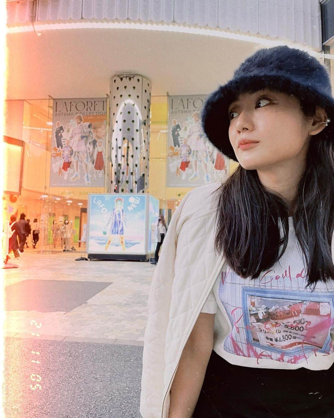 片山萌美のインスタグラム：「👚  #ボクたちはみんな大人になれなかった  (@bokutachiha_movie ） のTシャツを着て ラフォーレの前で写真を撮るとか 最高じゃん  #ラフォーレ #moemikatayama   2021年11月5日〜18日まで 渋谷『style department』 にて 映画の公開を記念した 写真展を開催中！✨ Ｔシャツ の販売してるみたいです♡ お時間ある方はぜひ！ https://styledepartment-store.com/」