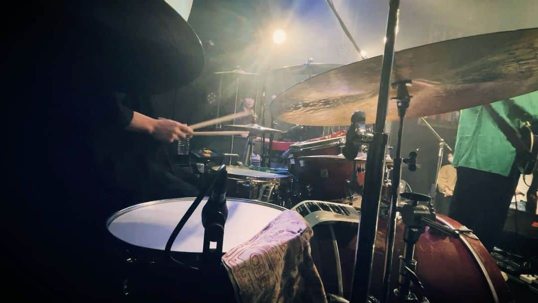 吉澤響のインスタグラム：「20211016 青山月見ル君想フ ワンマンライブ「真昼の月 Vol.9」 『Good Job』/ セカイイチ  #セカイイチ #live #drums #drummers #istanbulcymbals #vaterdrumsticks」