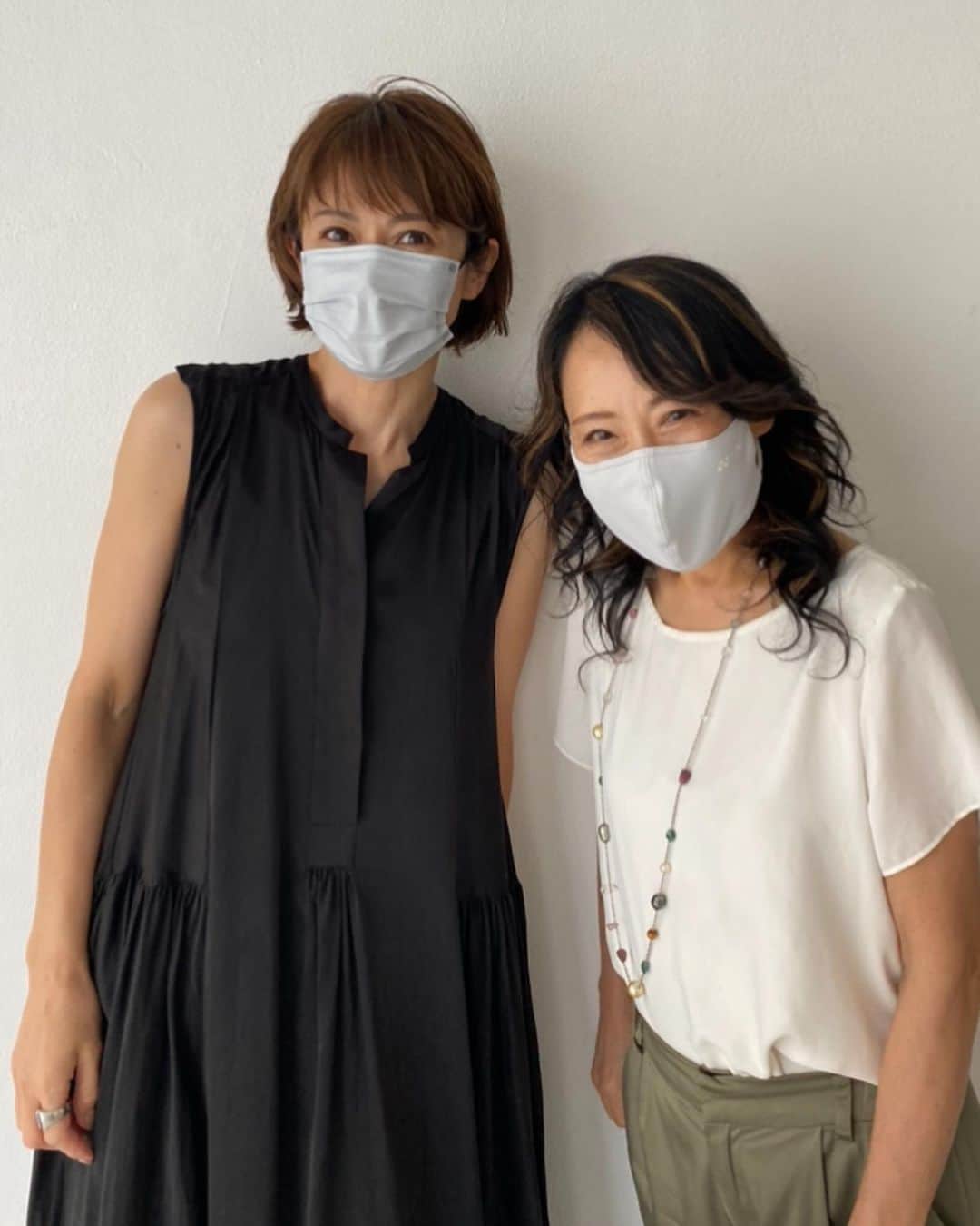 畑野ひろ子のインスタグラム：「@story_love40 12月号 医学博士、心療内科医の海原純子先生と対談させて頂きました！ 20代の頃に読んだ海原先生の【やさしさへのレッスン】に救われました。その海原先生に直接お会い出来る日が来るなんて😍‼️ 間も無く46歳ですが、50歳までの時期をどう過ごすか、、、とても大切な時期だそうです。夢中になれる事を沢山見つけて、50歳以降を楽しむ準備期間にしたいと思います🙏❤️」