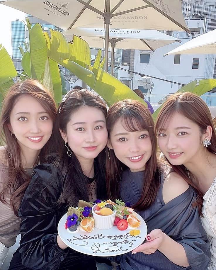 曲渕伊代のインスタグラム：「じゅりレオナのお誕生日会🥳💜 . #じれまい」