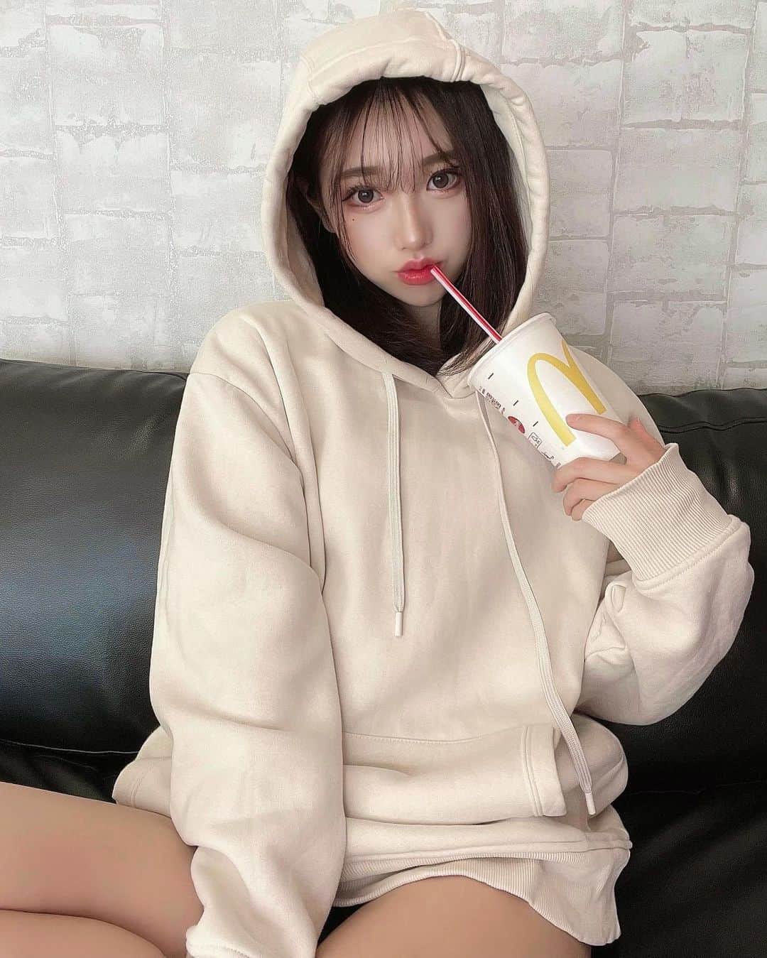 MIYUのインスタグラム：「引きこもり🤤🧚‍♀️🤖」