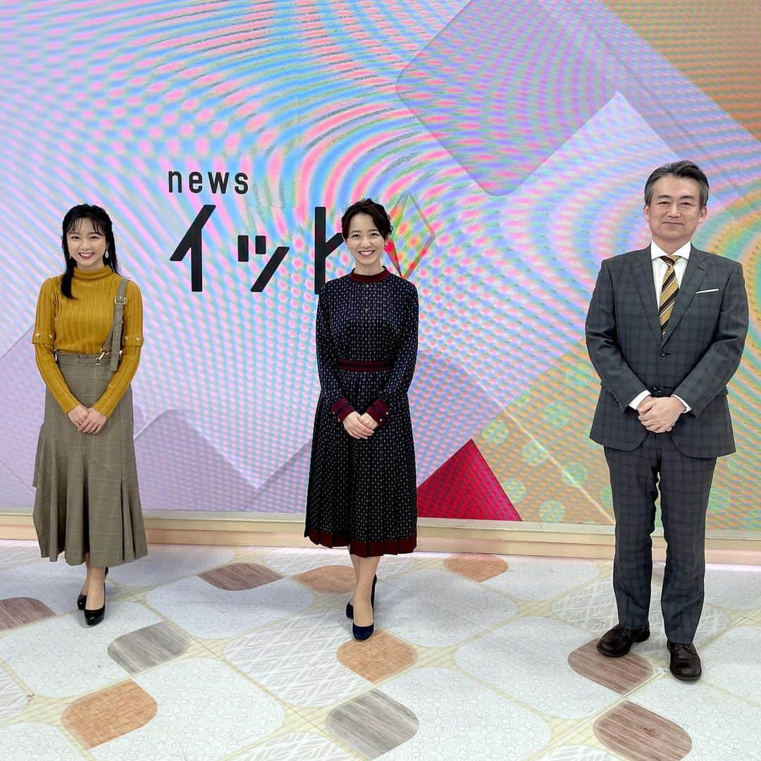 フジテレビ「プライムニュース イブニング」さんのインスタグラム写真 - (フジテレビ「プライムニュース イブニング」Instagram)「秋が短く感じられますが、 冬の訪れがもう近づいているようです。 今のうちに冬支度を進めてみてはいかがでしょうか。 ⁡ きょうもイット!weekendごらんいただき ありがとうございました。 ⁡ 内田嶺衣奈 #LOVELESS @loveless___official ⁡ 佐久間みなみ #REDYAZEL @redyazel #お世話や @osewaya_official ⁡ #内田嶺衣奈 @reina.uchida #奥寺健 @fujitv_announcer #永尾亜子 @ako_nagao #佐久間みなみ @sakuma_minami #フジテレビ #アナウンサー #ニュース」11月6日 18時36分 - livenews_it