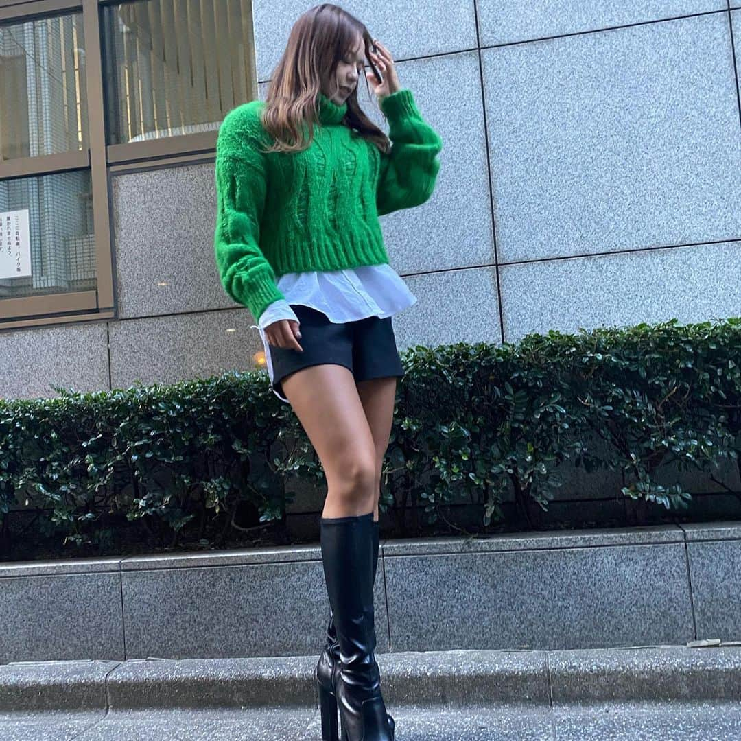 まさちゃんさんのインスタグラム写真 - (まさちゃんInstagram)「ZARAの緑の色ってかわいんだよね💚💚 . . #zara #ファッション #ザラコーデ  #おしゃれさんと繋がりたい #筋トレ #筋トレ女子 #筋トレ女子と繋がりたい　#ノーマルカメラ」11月6日 19時05分 - masachin21