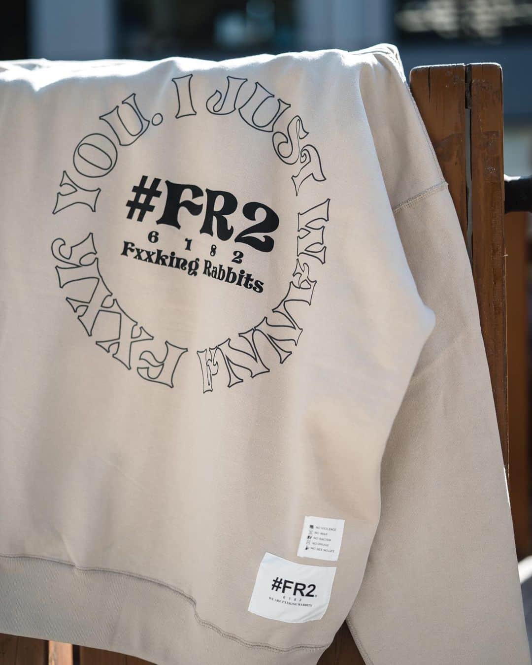 #FR2さんのインスタグラム写真 - (#FR2Instagram)「#FR2 HOLIDAY 2021 COLLECTION available now in-store and online.  Circle Logo Zip up Hoodie.  We ship world wide.  #FR2#fxxkingrabbits#頭狂色情兎 #smokingkills#smokingkills®#禁煙推奨」11月6日 19時35分 - fxxkingrabbits