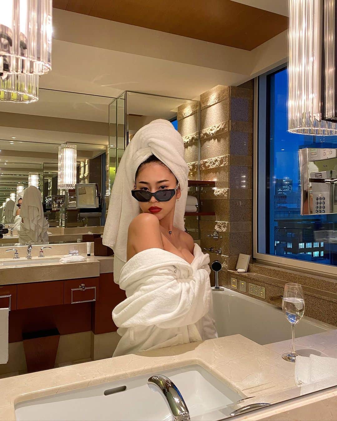 十枝梨菜さんのインスタグラム写真 - (十枝梨菜Instagram)「link in bio 🖤👄  #onlyfans#of#new#post#new post#peninsula#thepeninsulatokyo#peninsulahotel#peninsulatokyo#japan#tokyo#hotel#hotellife#hoteldesign#hotelstay#bathrobe#bathroom#japanese#asian#japanesegirl#asianmodel#rinatoeda#十枝梨菜」11月6日 20時03分 - rinatoeda0611