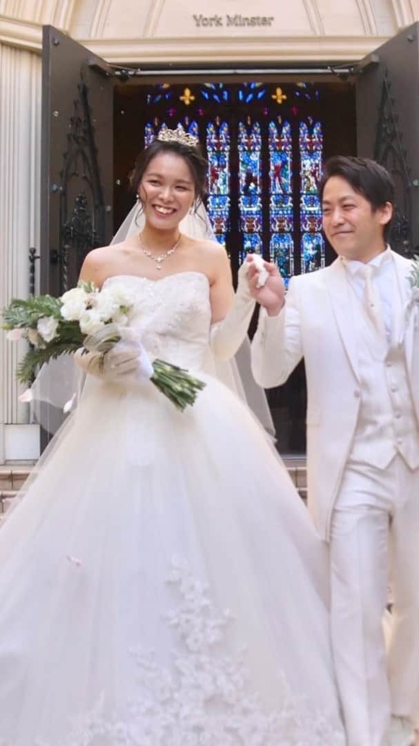 舘林佳史のインスタグラム：「インスタで私のファンになって下さった阿形さんご夫婦が私のジュエリーショップ茜工房で結婚リング💍を作らせて頂き @akanekobo   更に結婚式のカメラマンは舘林さんに撮って頂きたかったと 嬉し過ぎるお言葉を頂きまして気合を入れて撮影したウエディングフォト🥰💓  リングもウエディングフォトもどちらも大変気に入ってくれて最高にhappyな今日この頃です☺️✨  誰でも物語の主人公になれるをキャッチコピーにドラマや映画の物語のワンシーンの様なDramaticStoryPhotと言う名前で活動作品作りをしています。  大好評のドラマティックフォトのご依頼はこのクオリティーで30000円〜(ほぼ諸経費)で受け賜わっています)^o^(   素敵な作品を一緒に作りたい！コラボレーションしたい 美容師・メイクアップアーティストさん ・服飾デザイナーさんクリエイターさんも随時募集中です✨  プリンセスになりたい👸物語の主人公になってみませんか^ ^⁉︎  たった一枚の写真で人生が変わる‼️  ドラマティックフォト依頼 撮影依頼 お待ちしてます☺️💓  モデル宣材撮影 コンポジ Book作り プロフィール撮影 ブライダルフォト記念撮影 衣装レンタル 成人式 着物ドレスロケーションフォト スチール サロンモデル撮影 写真集等撮影のご依頼何でもお気軽にお問い合わせDM下さい✨📩   ༚┈❁┈༚༝༝༚┈❁┈༚༝༝༚┈❁┈༚༝༝༚┈❁┈ ༚༝༝༚┈❁┈   #ウエディング#結婚式#ウエディングフォト#ロイヤルセントヨーク静岡 #花嫁#プリンセス#結婚式場#大聖堂#教会ウェディング #教会#記念撮影#ブライダルフォト#ウエディングドレス#ハッピーな気分」