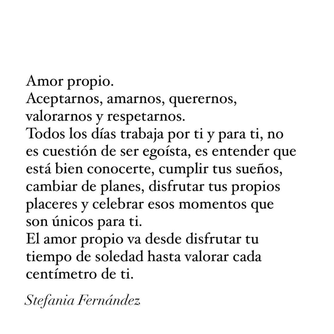 ステファニア・フェルナンデスのインスタグラム：「Reflexión del día 🤍☺️   Luego de terminar una charla enriquecedora con @joseesposito hoy por @clubammaterre vino a mi esta reflexión que quise compartir con ustedes✨🙏  Gracias gracias gracias Dios por este espacio para crecer y evolucionar.」