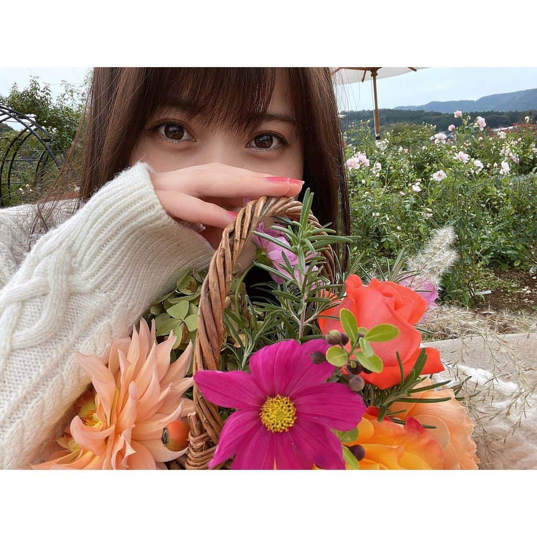 岡部麟さんのインスタグラム写真 - (岡部麟Instagram)「25歳になりました！ 花みたいにみんなに、うっとり...☺️を届けられる素敵な女性になれるように頑張ります！  これからも応援よろしくお願いします！」11月7日 0時58分 - beristagram_1107