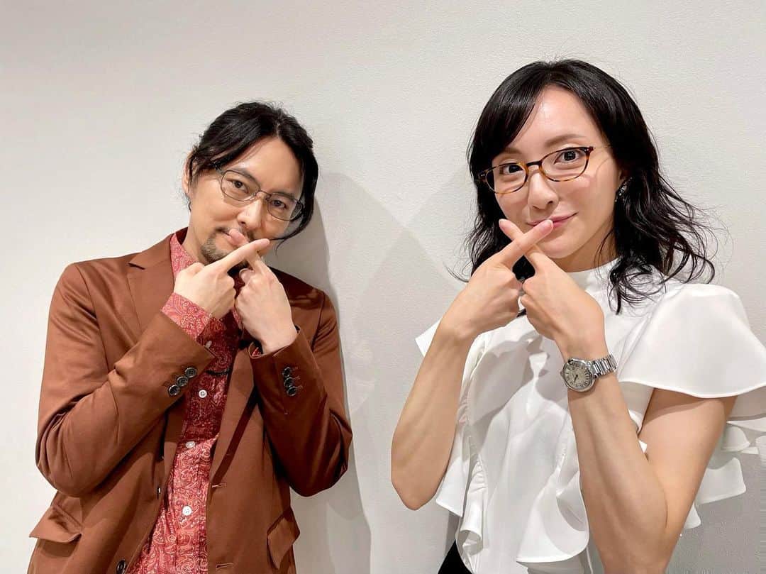のインスタグラム：「AT-Xナローなワイドショー2回目  吉野裕行さんは狂気に満ちたお芝居がこの上なく素晴らしい声優さんだと思っているのですが…  ミッフィーのポーズ、私なんぞより断然かわいくて悔しかったです。笑」