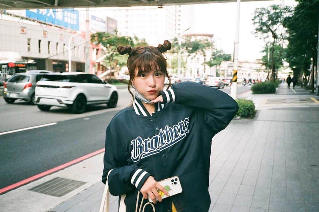 峮峮さんのインスタグラム写真 - (峮峮Instagram)「🐣 #yashica」11月7日 17時30分 - qun_04