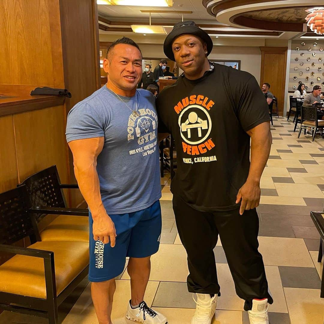 Hidetada Yamagishiさんのインスタグラム写真 - (Hidetada YamagishiInstagram)「Woke up here in Tokyo with the news that @flexatronrhoden has passed. I’m in shock Can’t believe he’s gone. We had some fun moments on the stage and I told him he would be Mr Olympia when his first pro win which He did it a few years after.  RIP Shawn❤️❤️❤️」11月7日 11時21分 - hideyamagishi