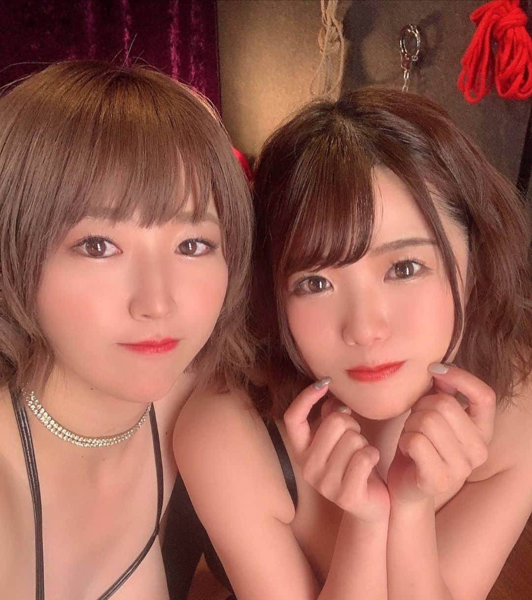 一劍浣春秋のインスタグラム：「午安，今天中午只剩她們兩位，Dochi？  #松本菜奈実 #松本菜奈實 #佐知子 #一劍浣春秋」