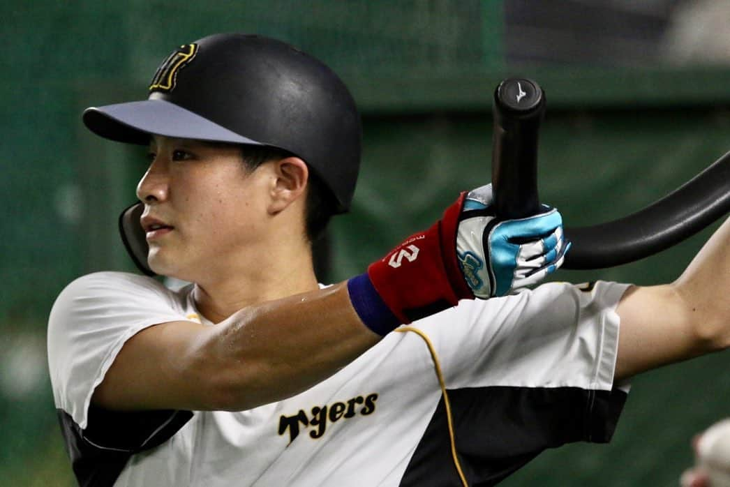 阪神タイガースさんのインスタグラム写真 - (阪神タイガースInstagram)「今日も東京ドームで巨人戦‼︎ 試合前練習の様子です！  #村上頌樹 選手 #馬場皐輔 選手 #木浪聖也 選手 #山本泰寛 選手 #梅野隆太郎 選手 #阪神タイガース #挑超頂」10月14日 16時41分 - hanshintigers_official