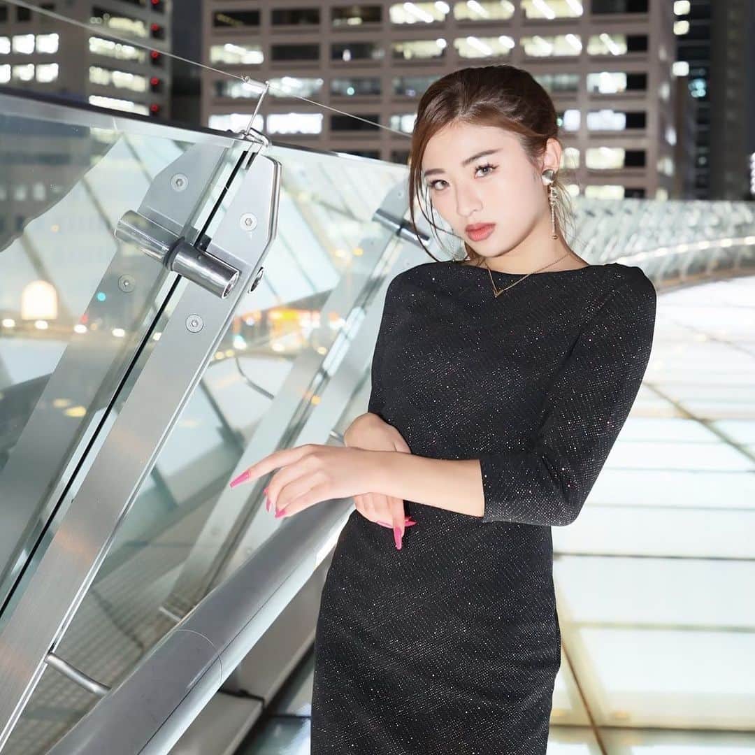 MIYABIのインスタグラム：「こんばんは🌃  今夜はG2静岡👯‍♀️ 出演させて頂きます💜  初の遠征でドキドキです💕  お会い出来る方、楽しみにしております🥰  #cyberjapan #サイバージャパン  #cjd_miyabi #ミヤビーム」