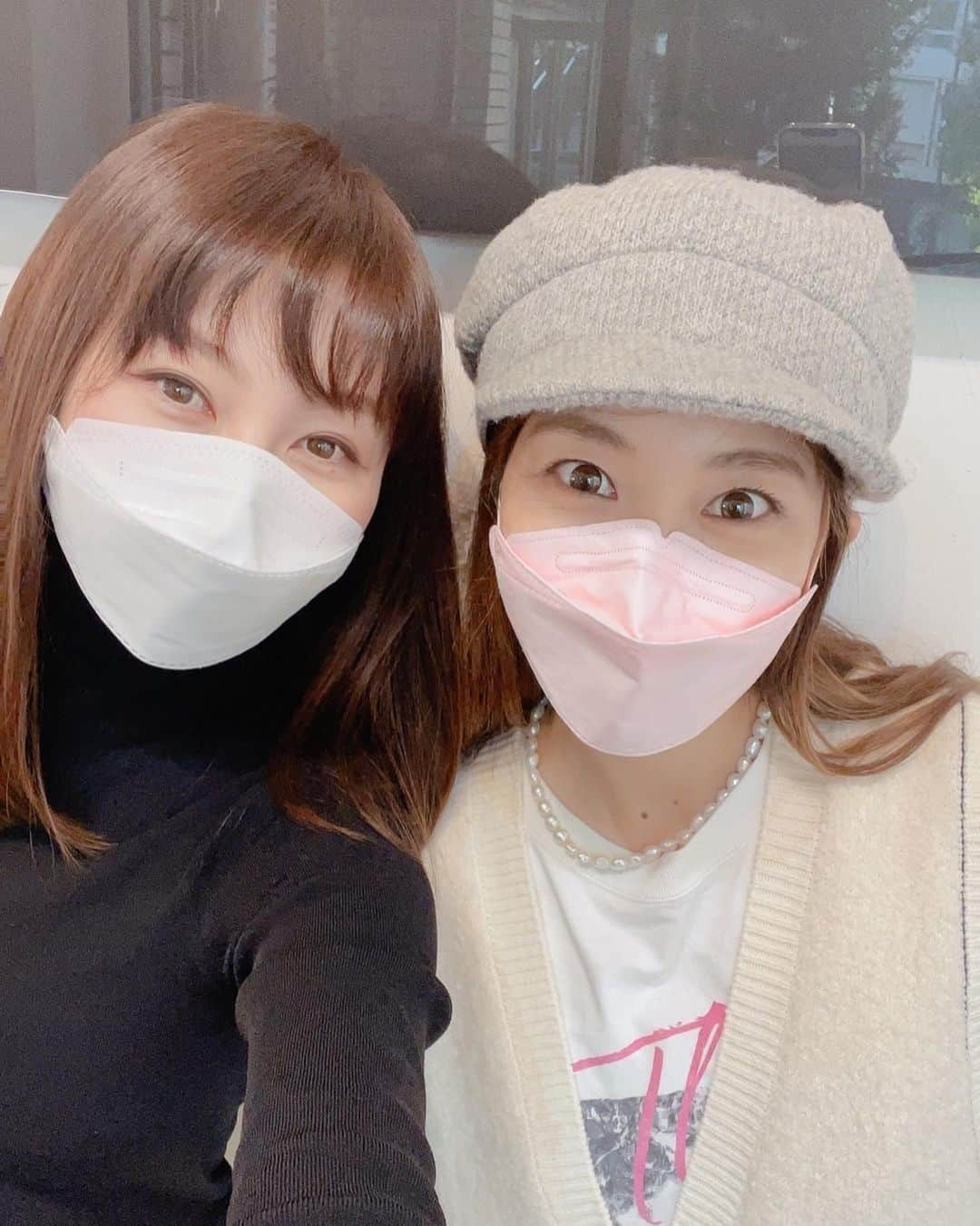 潮田玲子さんのインスタグラム写真 - (潮田玲子Instagram)「今日は髪質改善の為 @accomplish_salon へ行ってきました😍🙌 もうね、自分の髪じゃないってほどの仕上がり😂☝️ ２回でもかなり良くなってきたみたいで、回数を重ねるたびにどんどん効果が上がるそうなので今後も楽しみです！そしてなんとサロンで偶然にも同じ事務所の @reikoaizawa828 さんに会えました😍🙌❤️ れいちゃん（ダブルレイコです笑）に会うのは2年以上ぶりかな？！ 安定の美しさでしたよー💓💓💓 嬉しすぎる偶然に思わずテンション上がりました❤️😍 @accomplish_yu さんありがとうございました😊🙏  #髪質改善サロン #accomplish #WプラチナR.Hasトリートメントカラー#アールハス #アコンプリッシュ#accomplish代官山#ヒト幹細胞#水素トリートメント #相沢礼子さんと」10月14日 19時53分 - reikoshiota_official