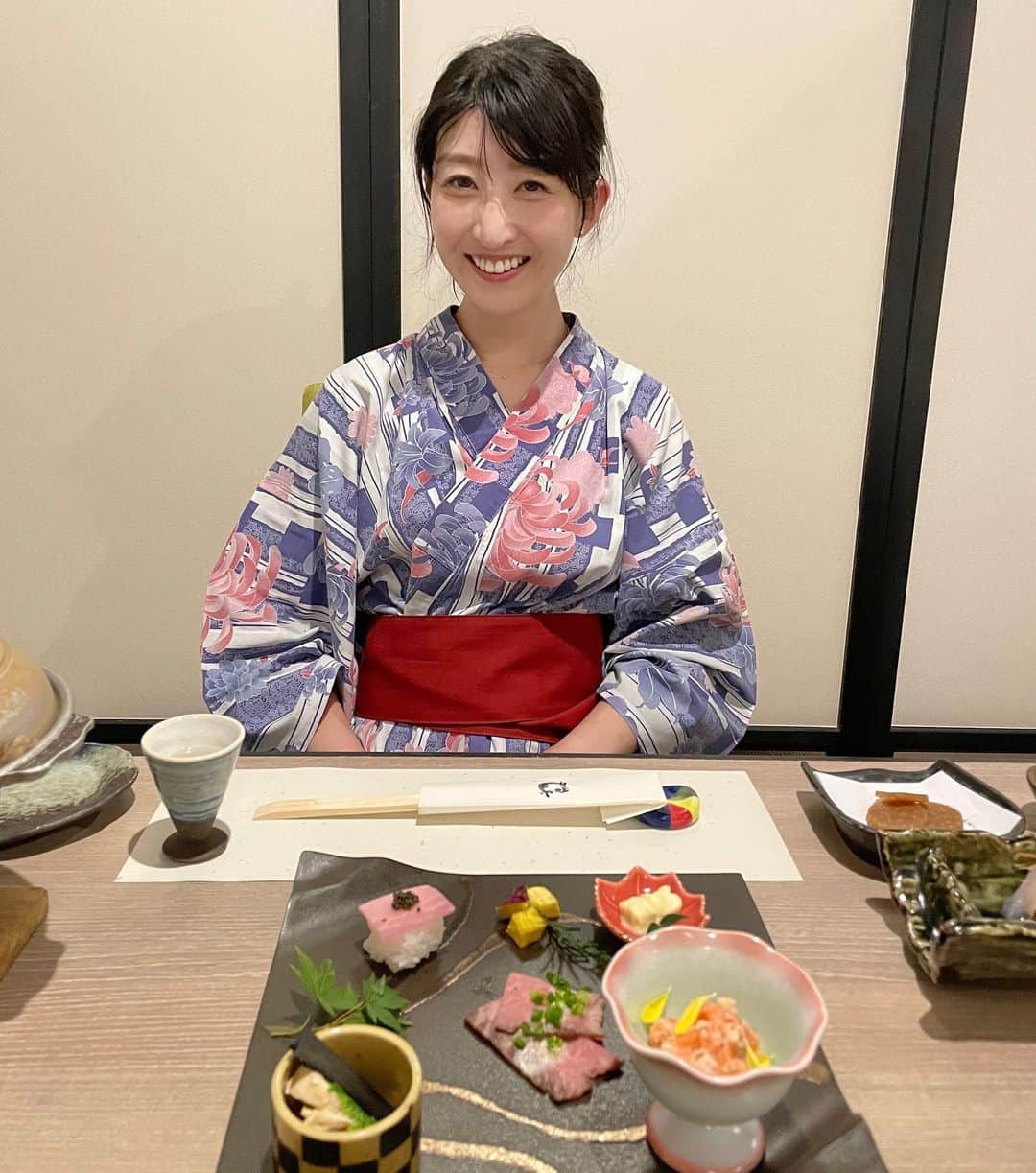 土屋香織のインスタグラム：「♨︎.群馬 赤城高原温泉 山屋蒼月 𝕐𝕒𝕞𝕒𝕪𝕒 𝕊𝕠𝕦𝕘𝕖𝕥𝕤𝕦 赤城高原にあるこちらのお宿へ♨︎ 移動中の景色もすごかった🌟✨ . 群馬の食材を使ったたくさんの品数のお料理に舌鼓😋おいしかったなぁ💕 白ワインあけてからどうやら後半写真撮ってなかったみたい🤣🥂 写真ないですが笑大好きな栗ご飯が出てきて嬉しかった🌰 . お食事は個室でいただきます🥢 こちらのお宿も人と接触を避けて過ごせて安心でした😌♬ . . . #山屋蒼月 #群馬旅行 #群馬県 #かおvoyage #赤城高原温泉 #赤城山 #たびすたぐらむ #旅行 #旅行好きな人と繋がりたい #旅行好き女子 #beautifuldestinations #旅スタグラム #旅好きな人と繋がりたい #retrip_nippon #retrip_japan #タビジョ #genic_japan #beautifulhotels #bestphoto_japan #tabigenic #旅行好き女子 #iamatraveler #instagramjapan #東京女子部 #stayway女子旅 #otonatabi_japan #露天風呂付き客室 #温泉旅行 #タビノタネ #楽天フォトジェニック旅 #tabifleeeeek」