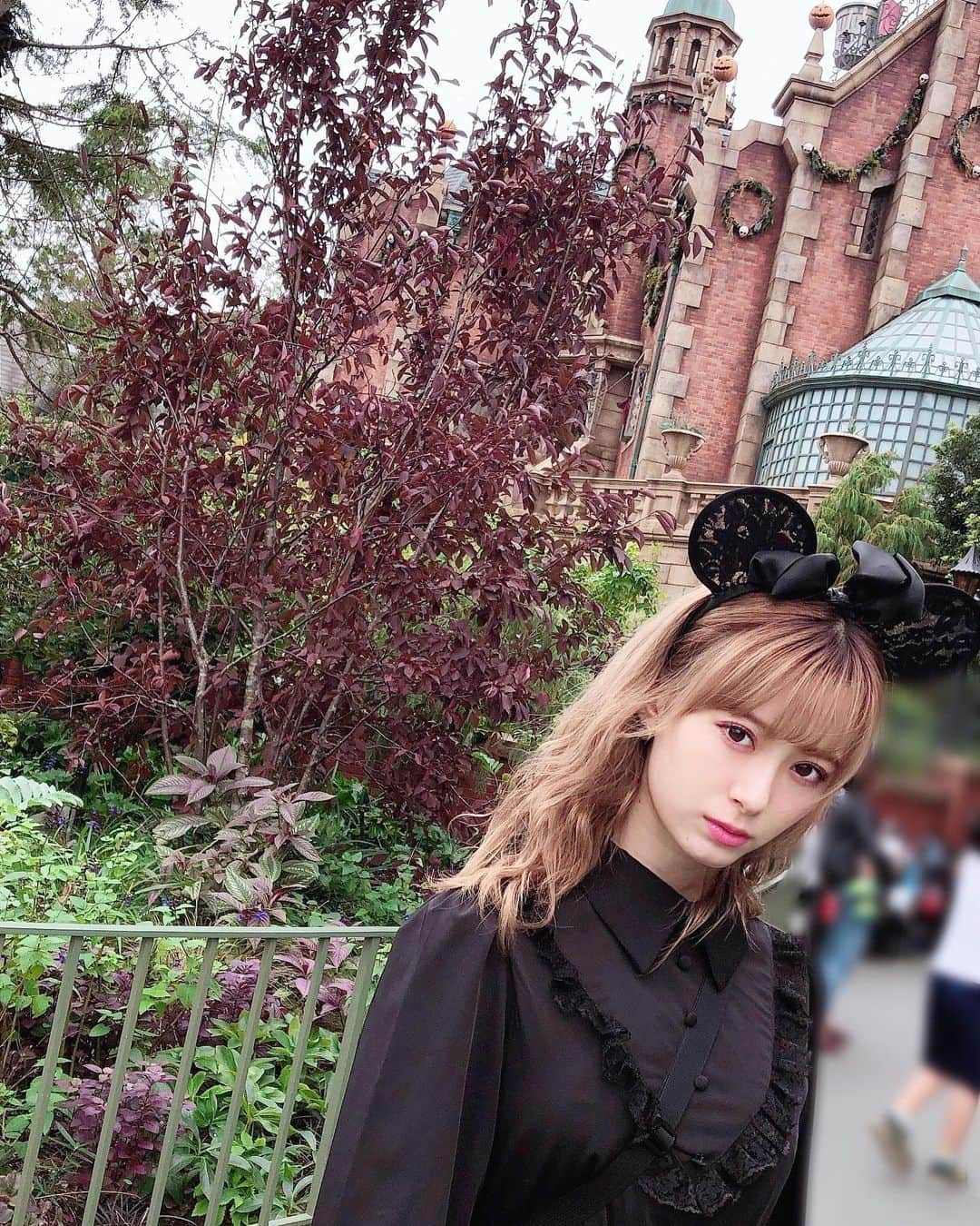 生田衣梨奈のインスタグラム：「ディズニー不足です！ 本当にディズニーに行きたい😭 ⁡ チケット全然取れないよね😭 コツあるのかな？ ⁡ #morningmusume21 #モーニング娘21 #helloproject  #顔面国宝 #えりぽんかわいい #アイドル 存在が #インスタ映え #かわいい #Love #beauty #followme #makeup #Instagram #生田衣梨奈のVSスポーツ #메이크업 #얼스타그램 #ig_Japan #ディズニー #福岡  #コンサート #Follow #Disney #ELEYVSGOLF #ヘアアレンジ #いいね #生田衣梨奈 #l4l #골프 #SELFIE #셀카」