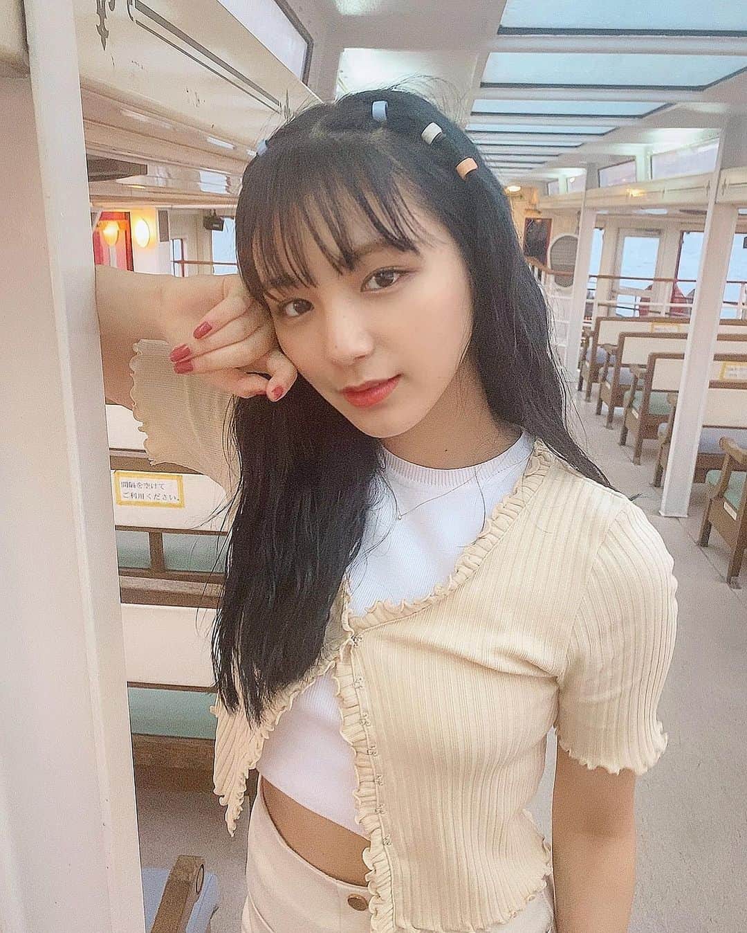 愛来さんのインスタグラム写真 - (愛来Instagram)「︎︎☁︎︎ 10月だけど夏だね(？)🌞🌴🌺」10月14日 22時08分 ...