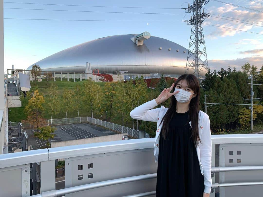 牧野真莉愛さんのインスタグラム写真 - (牧野真莉愛Instagram)「♡ ♡ ⚾️2021パ・リーグ公式戦⚾️ 北海道日本ハムファイターズVS.埼玉西武ライオンズ 2021.10.13(水)❄️札幌ドーム 🐻🐻🐿🦊 うちの試合行きました💖応援❣️❣️❣️ つづく ♡ ♡  #lovefighters 🐻🐻🐿🦊 @fighters_official  #北海道日本ハムファイターズ ❤️ @frep_the_fox  #モーニング娘21 #morningmusume21 #牧野真莉愛」10月14日 22時37分 - maria_makino.official