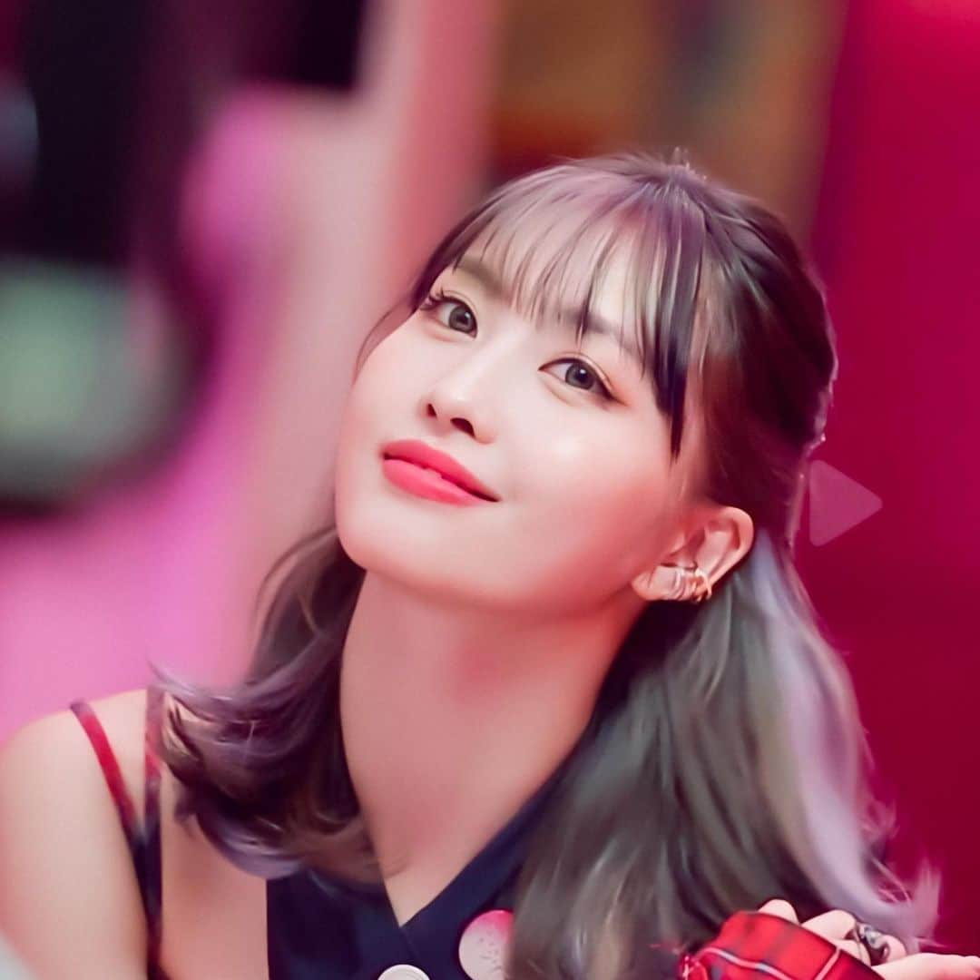 モモさんのインスタグラム写真 - (モモInstagram)「The Feels ❤️ - #MOMO #트와이스 #모모 #平井もも #もも #TWICE © O2I29」10月14日 22時39分 - momojype