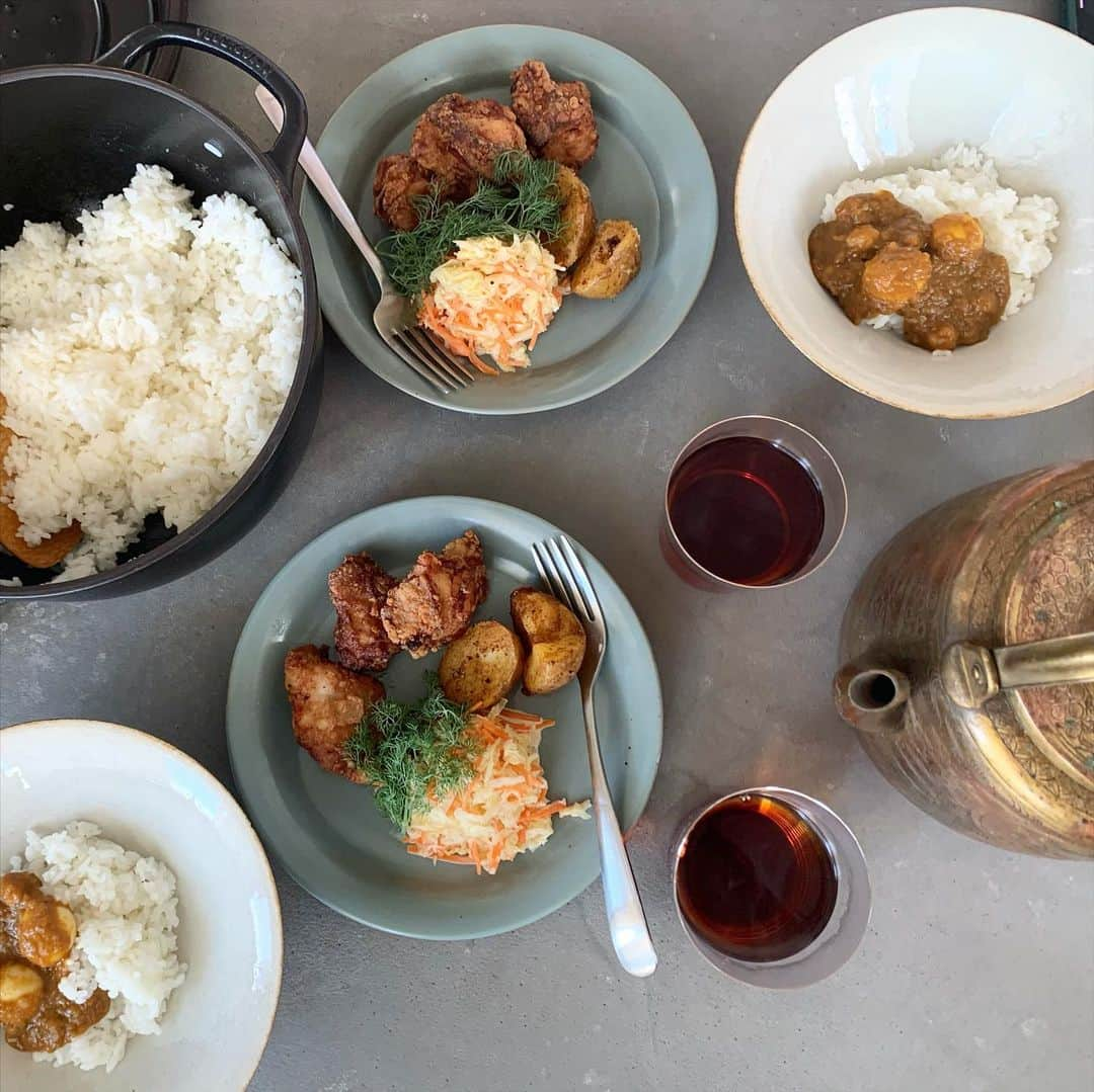 安田美沙子さんのインスタグラム写真 - (安田美沙子Instagram)「いつかのまいまいご飯🤍 まいまいのご飯は、どこかホッとする、幸せな味☺️❤️  そんなお料理が作れるようになりたい✨  我が家の定番メニューになった塩麹の唐揚げ。プロが作ると、全然違う！！  カレーも美味しかった😭また食べたいなぁ。まいまい飯🤍  お知らせ。 本日　@yliy_magazine が公開になります。 武豊さんのトレーナーさんと対談させて頂きました！ ぜひ。。。  @maikodeluxe #ごはん #おうちごはん　#美味しすぎる #幸せすぎる　#また食べたい #塩麹唐揚げ　#唐揚げには目がない　#ごちそうさまでした #まいまい飯」10月15日 9時59分 - yasuda_misako