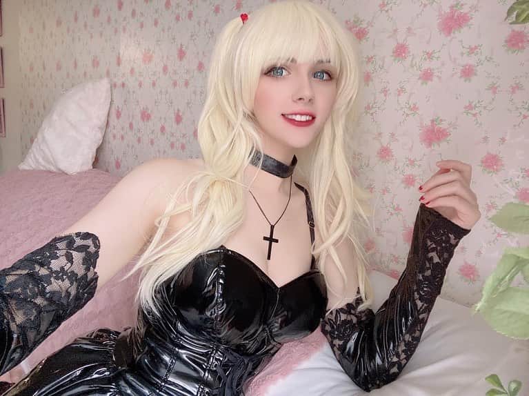 Hirari Ann（ヒラリー アン）さんのインスタグラム写真 - (Hirari Ann（ヒラリー アン）Instagram)「Misa Amane 💗 She is my favorite! What do you think? 💗will you wife misamisa? 🥰  #deathnotecosplay #misaamane #cosplaygirl #gothicgirl #twintails #kawaii」10月15日 5時57分 - hirariann