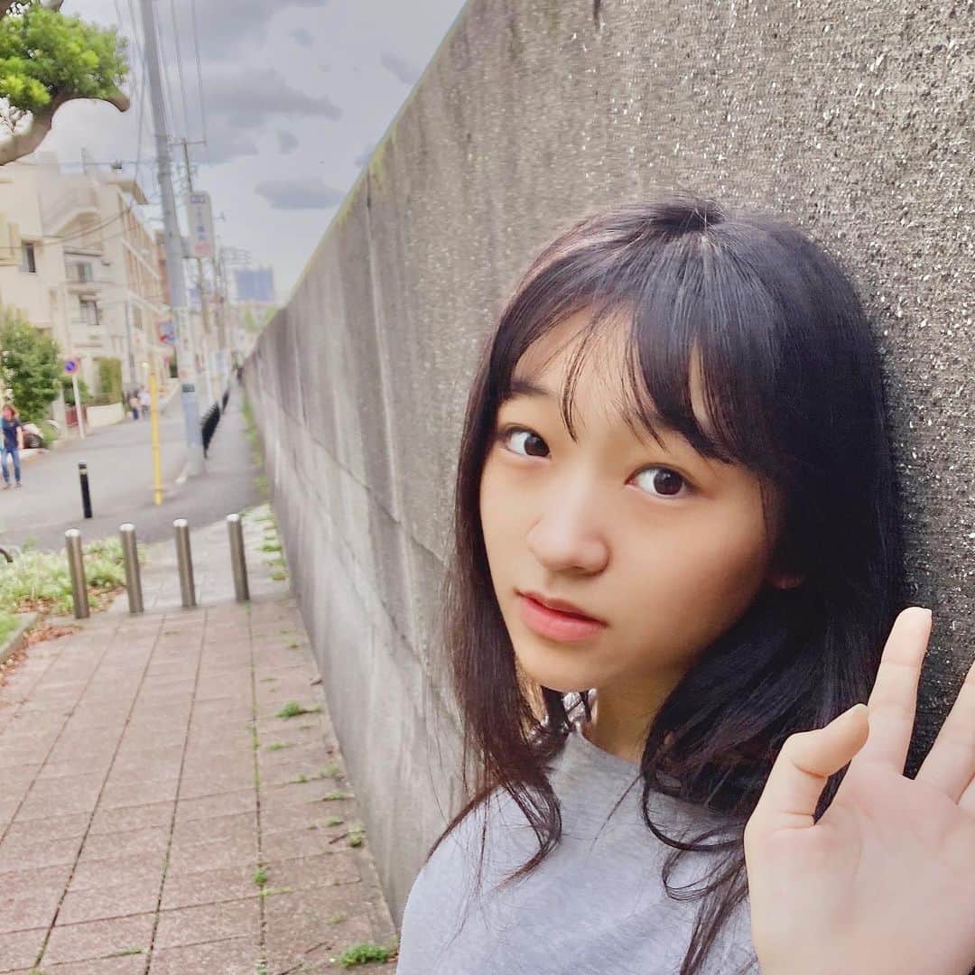 前野えまさんのインスタグラム写真 - (前野えまInstagram)「今日も楽しく！ 張り切っていこう！！ ・ ・ #おはようございます #秋晴れ #朝 #今日も頑張ろう #いってきます #18歳 #高校3年生   #goodmorning #autumn #scenery #eighteen #haveaniceday #haveagoodtime  #followme #tagsforlikes #tflers #tagsforlikesapp #actress #actor #girl #photography #portrait #japanesegirl #portraitphotography #daily_phot_jpn #japan_daytime_view」10月15日 7時03分 - maeno_ema