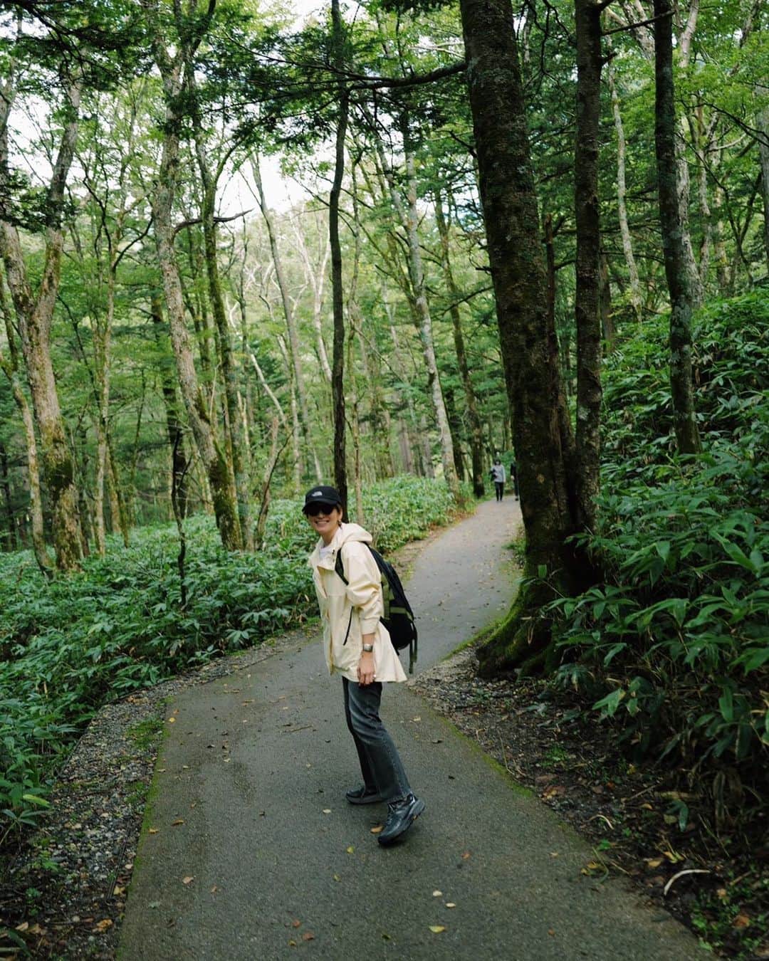 高山都さんのインスタグラム写真 - (高山都Instagram)「森の中行きたい🌳🌳🌳 と思って走りに出る朝。」10月15日 7時13分 - miyare38